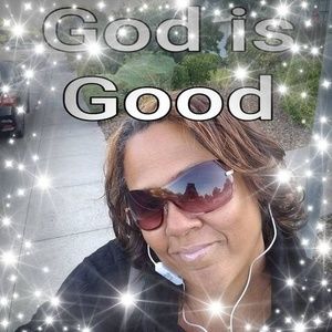 Meet your Posher, Latisha